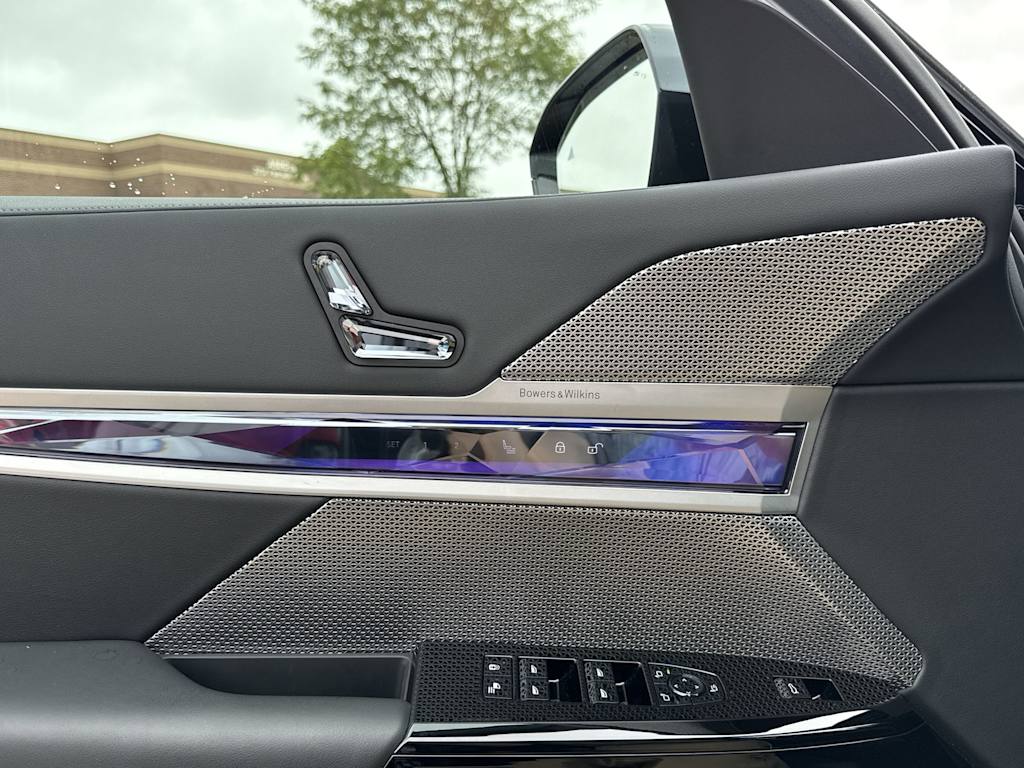 Thumbnail: 2024 BMW 7 Series - 22
