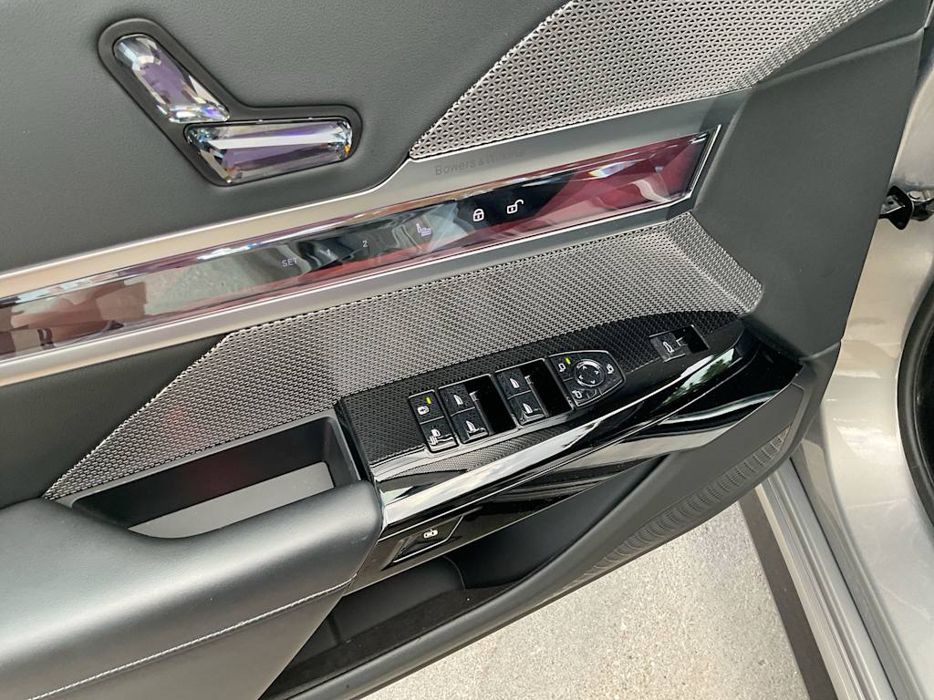 Thumbnail: 2024 BMW 7 Series - 24