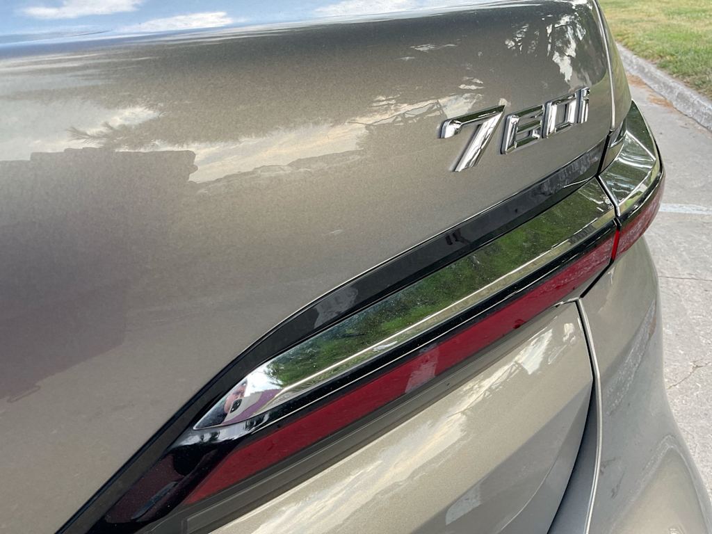 Thumbnail: 2024 BMW 7 Series - 23