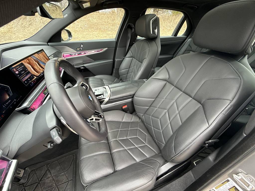 Thumbnail: 2024 BMW 7 Series - 10