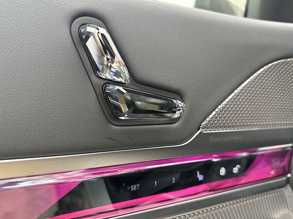 Thumbnail: 2024 BMW 7 Series - 24