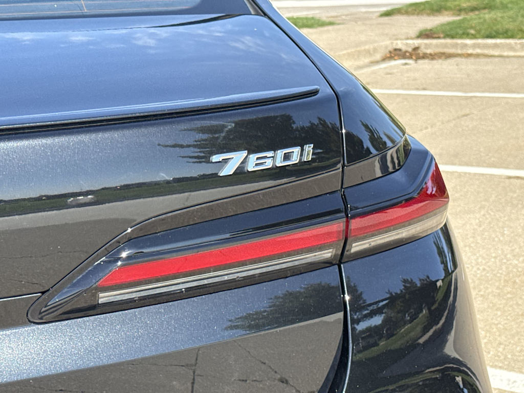 Thumbnail: 2025 BMW 7 Series - 21