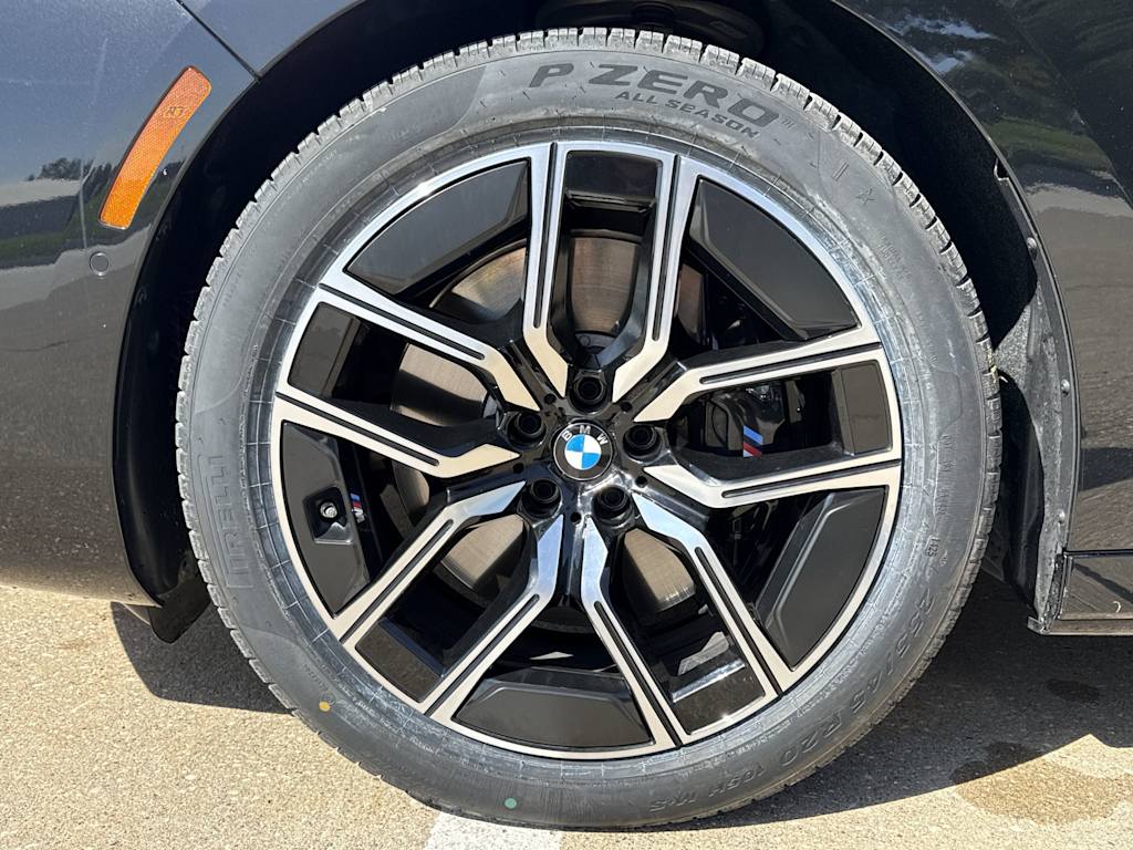 Thumbnail: 2025 BMW 7 Series - 7