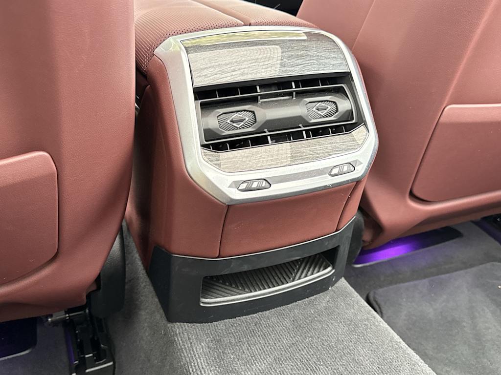 Thumbnail: 2024 BMW 7 Series - 36