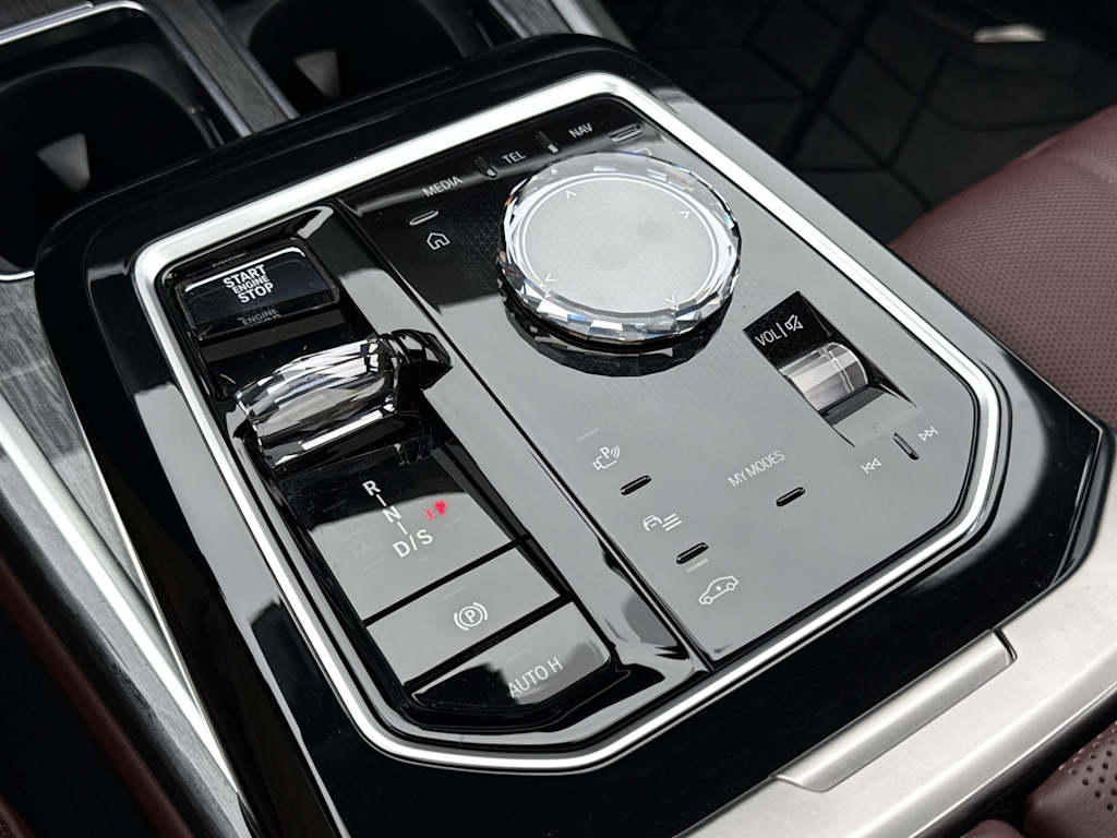 Thumbnail: 2024 BMW 7 Series - 34