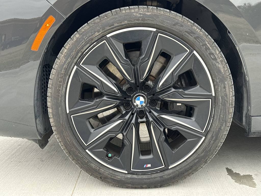 Thumbnail: 2024 BMW 7 Series - 6