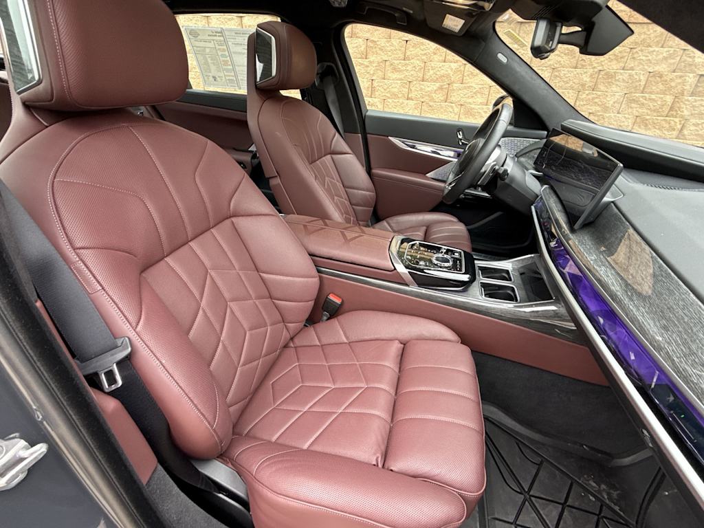 Thumbnail: 2024 BMW 7 Series - 26