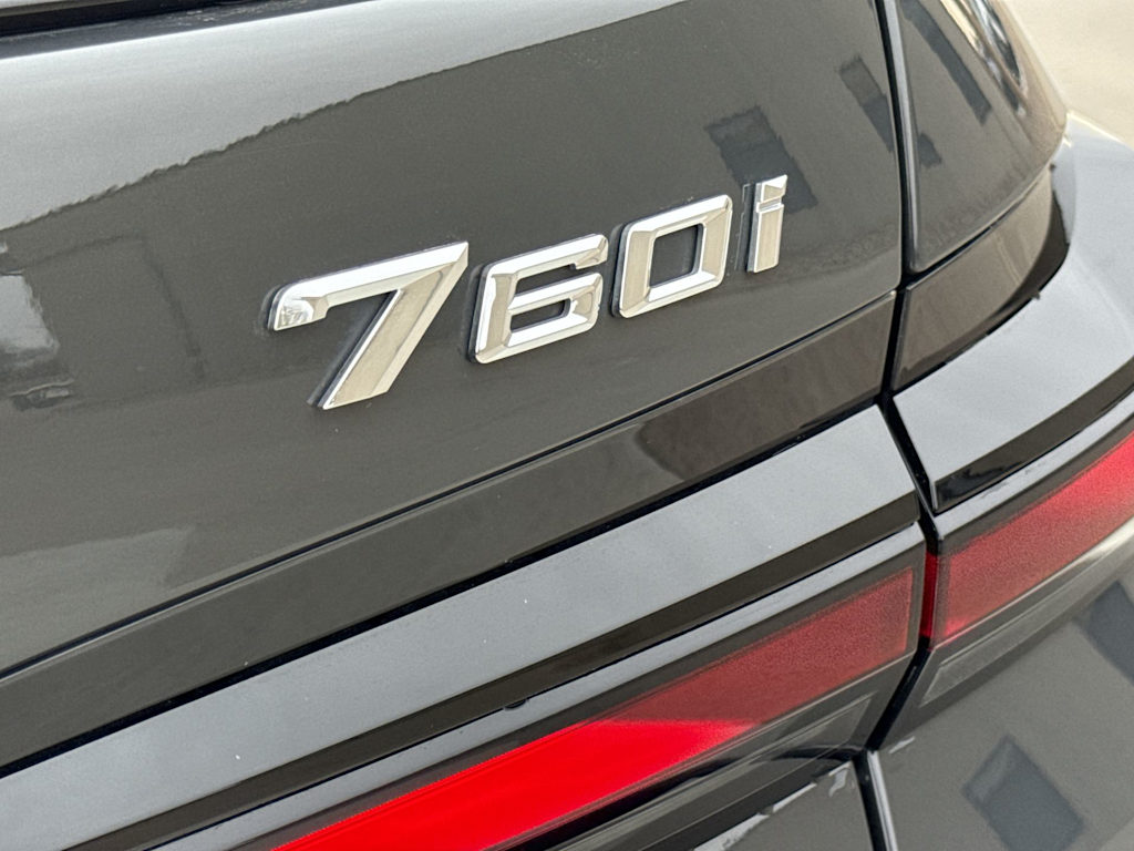 Thumbnail: 2024 BMW 7 Series - 21