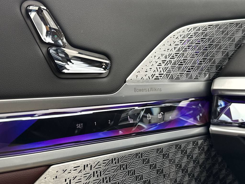 Thumbnail: 2024 BMW 7 Series - 32