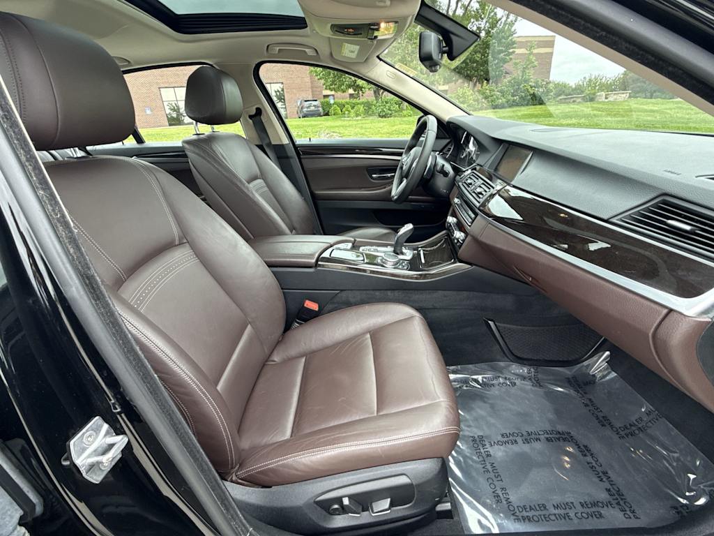 Thumbnail: 2016 BMW 5 Series - 30