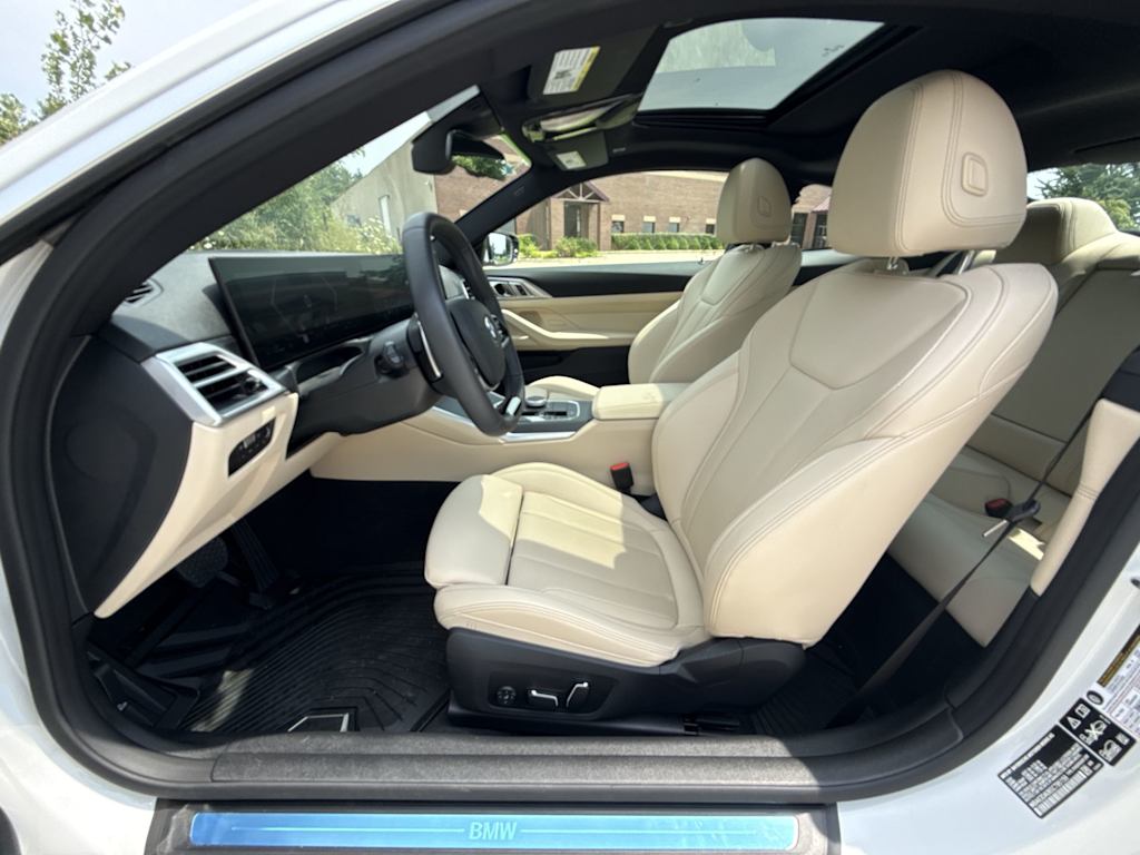2025 BMW 4 Series 430i - Photo 9