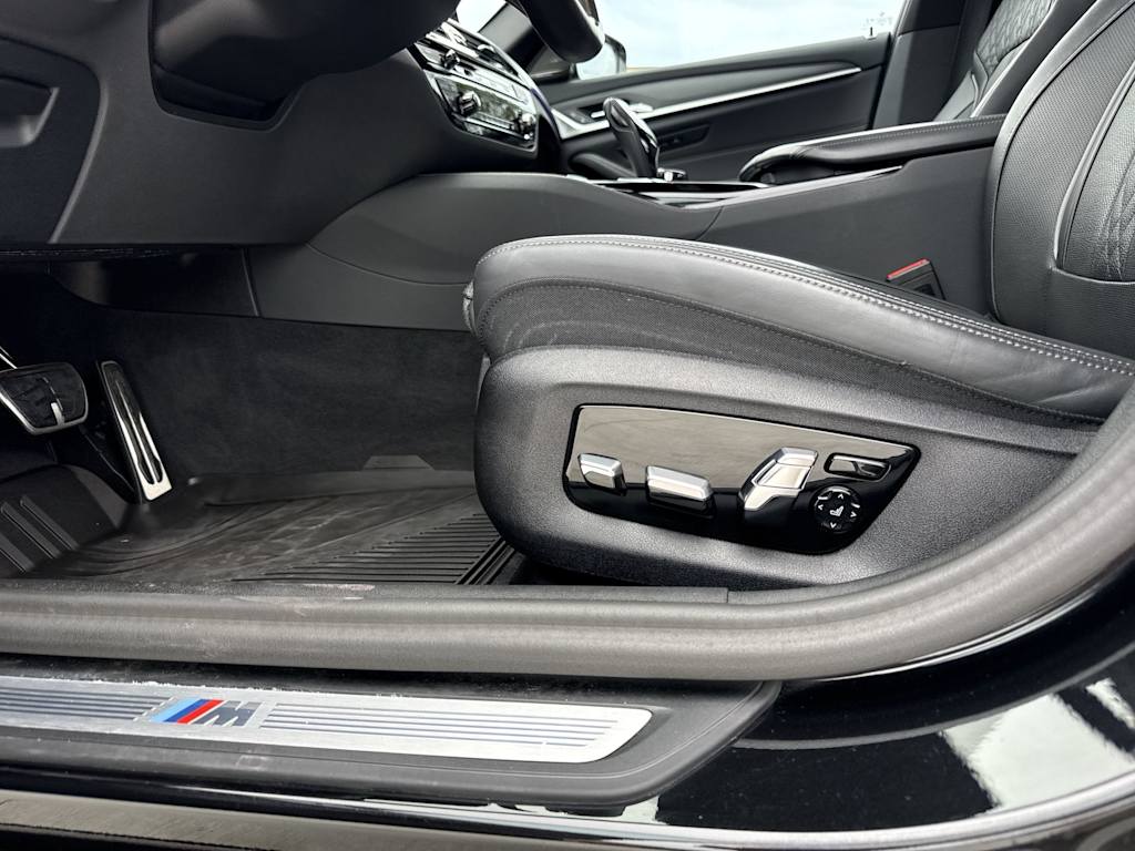 Thumbnail: 2023 BMW 5 Series - 24