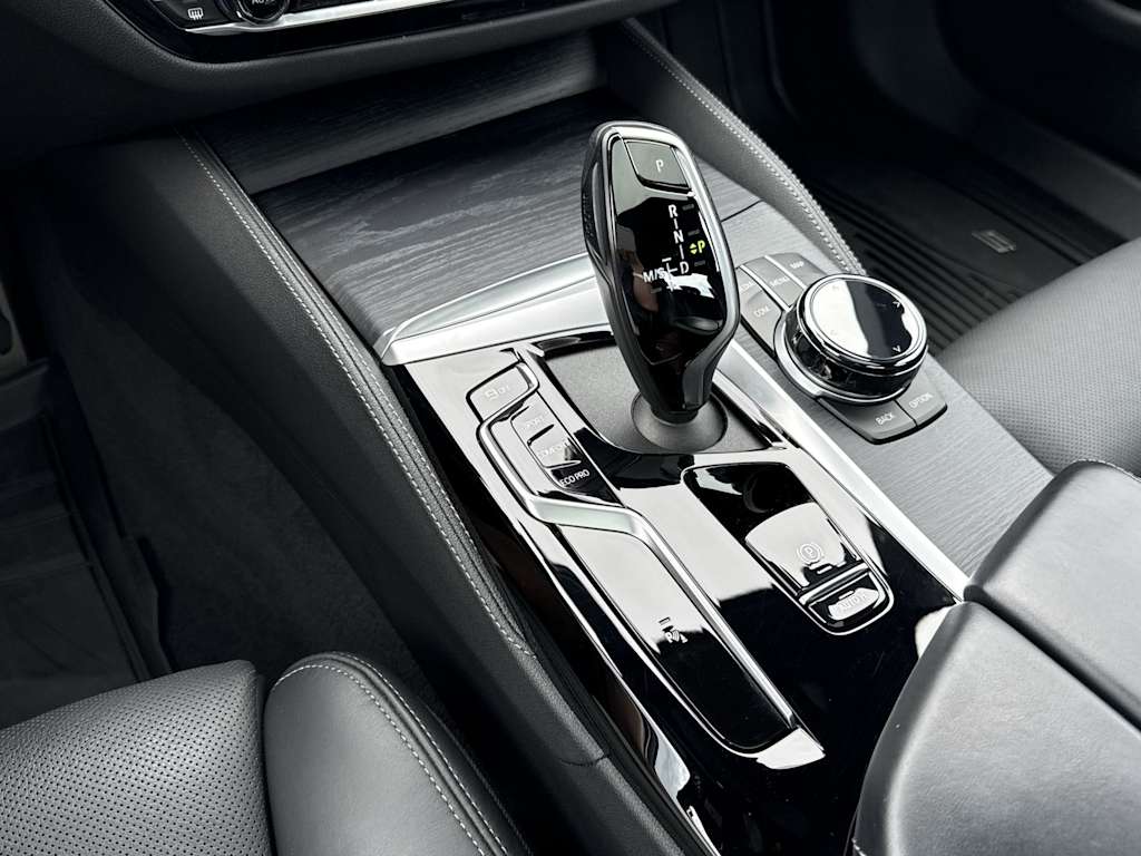 Thumbnail: 2023 BMW 5 Series - 15