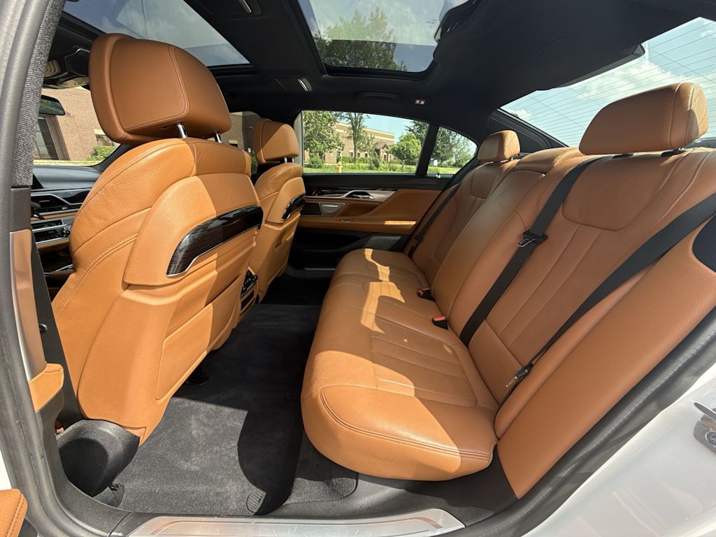 Thumbnail: 2017 BMW 7 Series - 23
