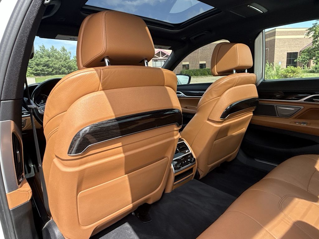 Thumbnail: 2017 BMW 7 Series - 11