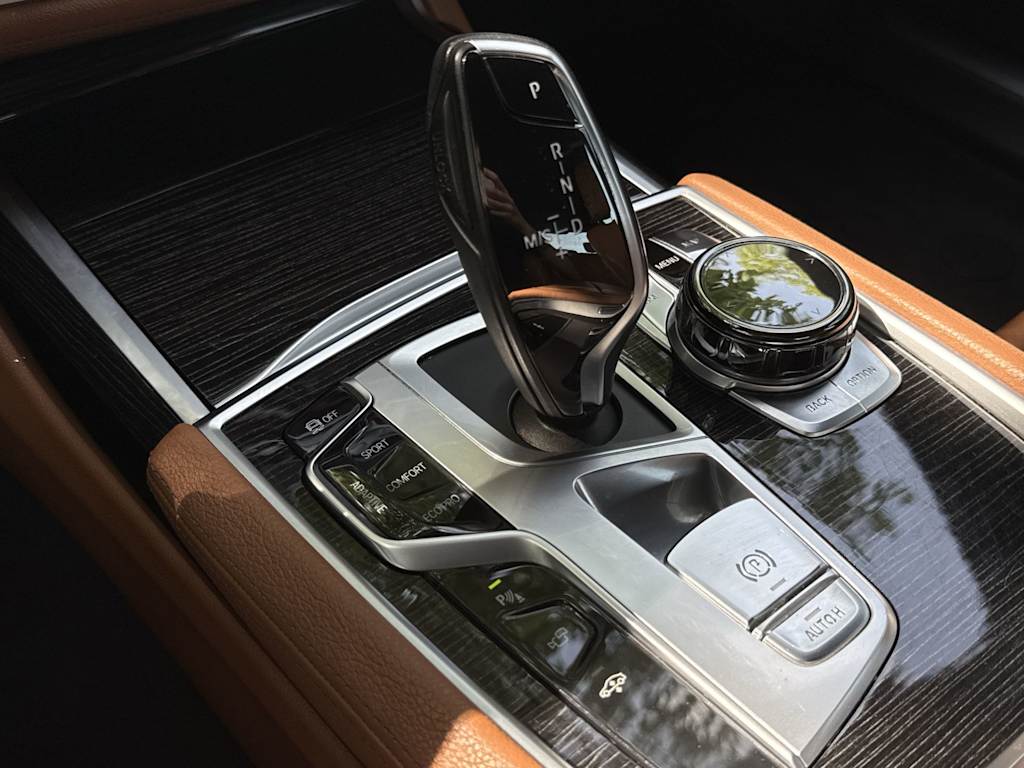 Thumbnail: 2017 BMW 7 Series - 33