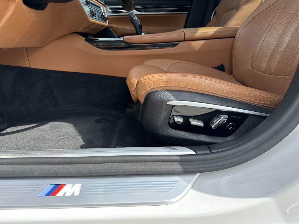 Thumbnail: 2017 BMW 7 Series - 21
