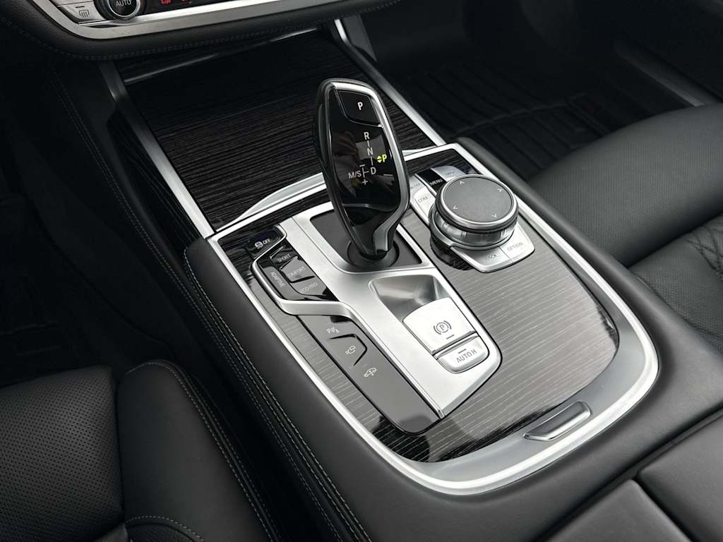 Thumbnail: 2021 BMW 7 Series - 13
