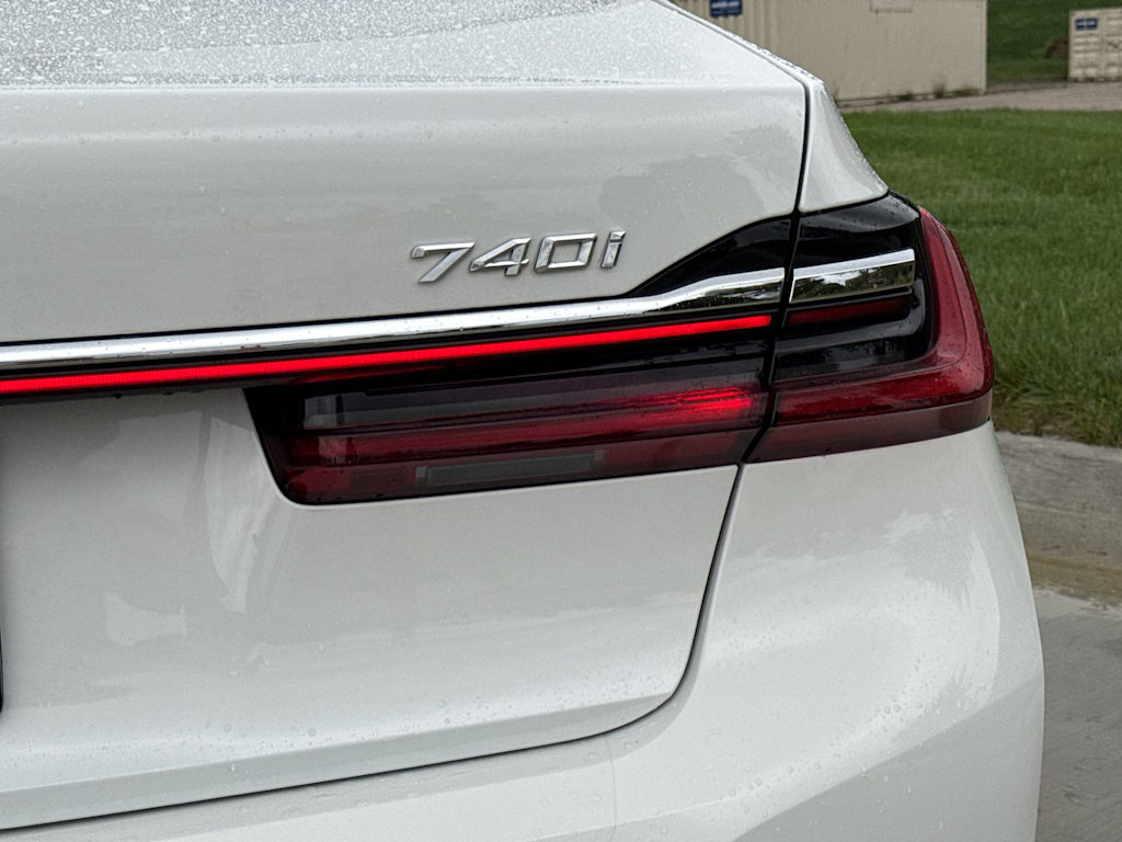Thumbnail: 2021 BMW 7 Series - 22