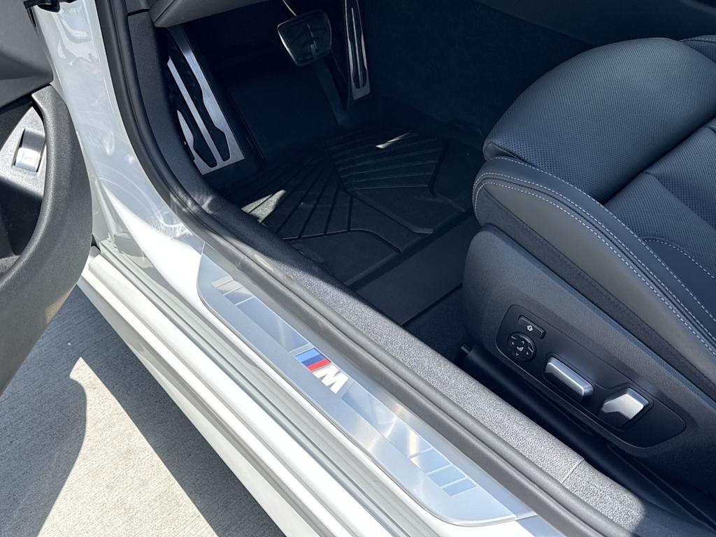2026 BMW 8 Series 840i - Photo 40