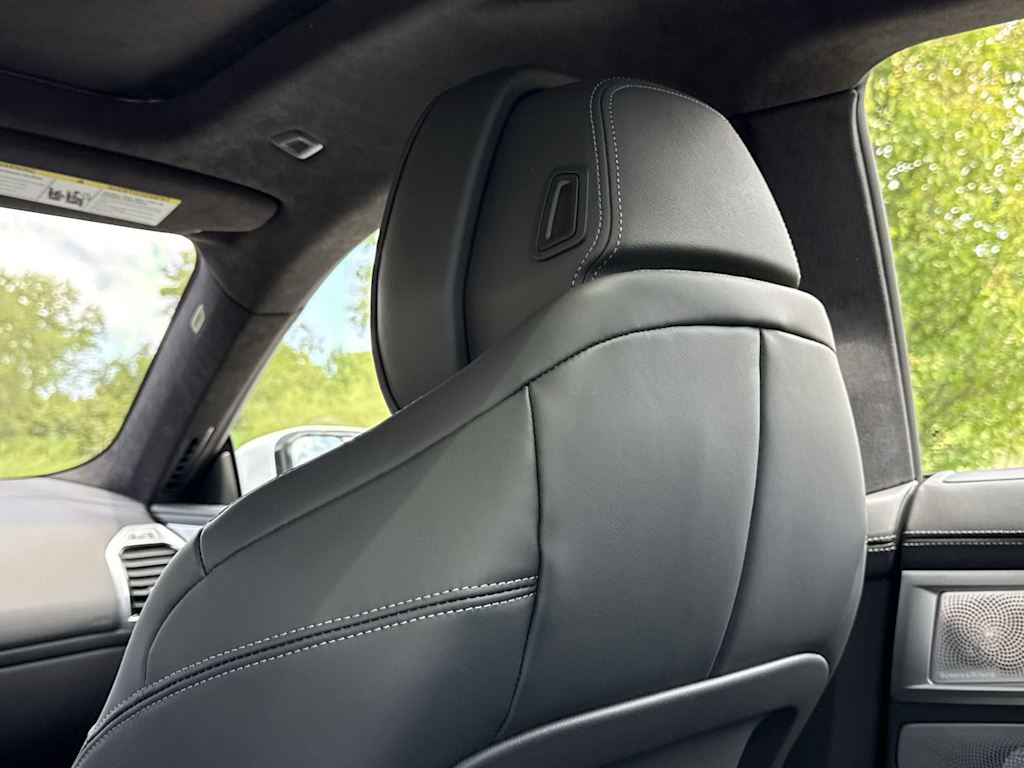 2026 BMW 8 Series 840i - Photo 38