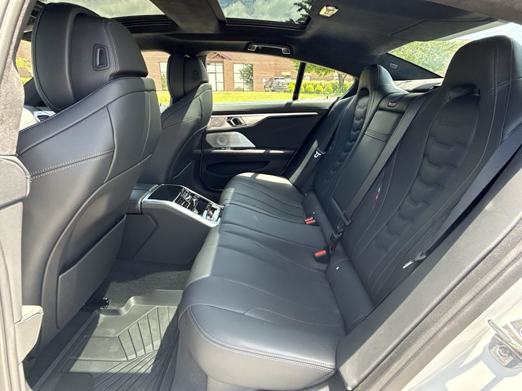 2026 BMW 8 Series 840i - Photo 25