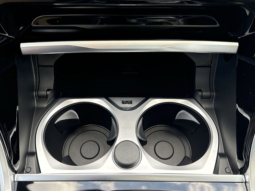 2026 BMW 8 Series 840i - Photo 34