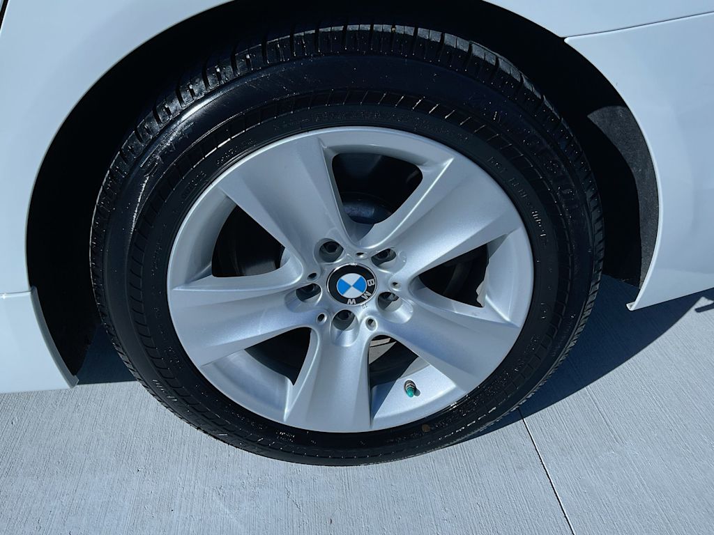 Thumbnail: 2013 BMW 5 Series - 8