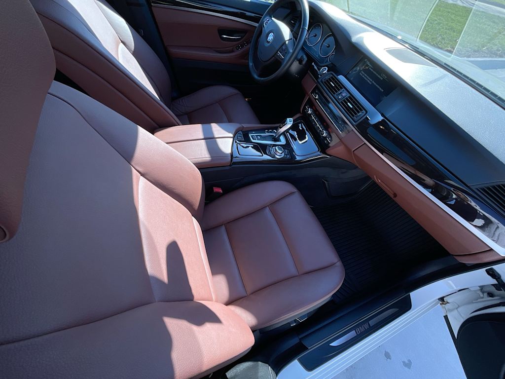 Thumbnail: 2013 BMW 5 Series - 25