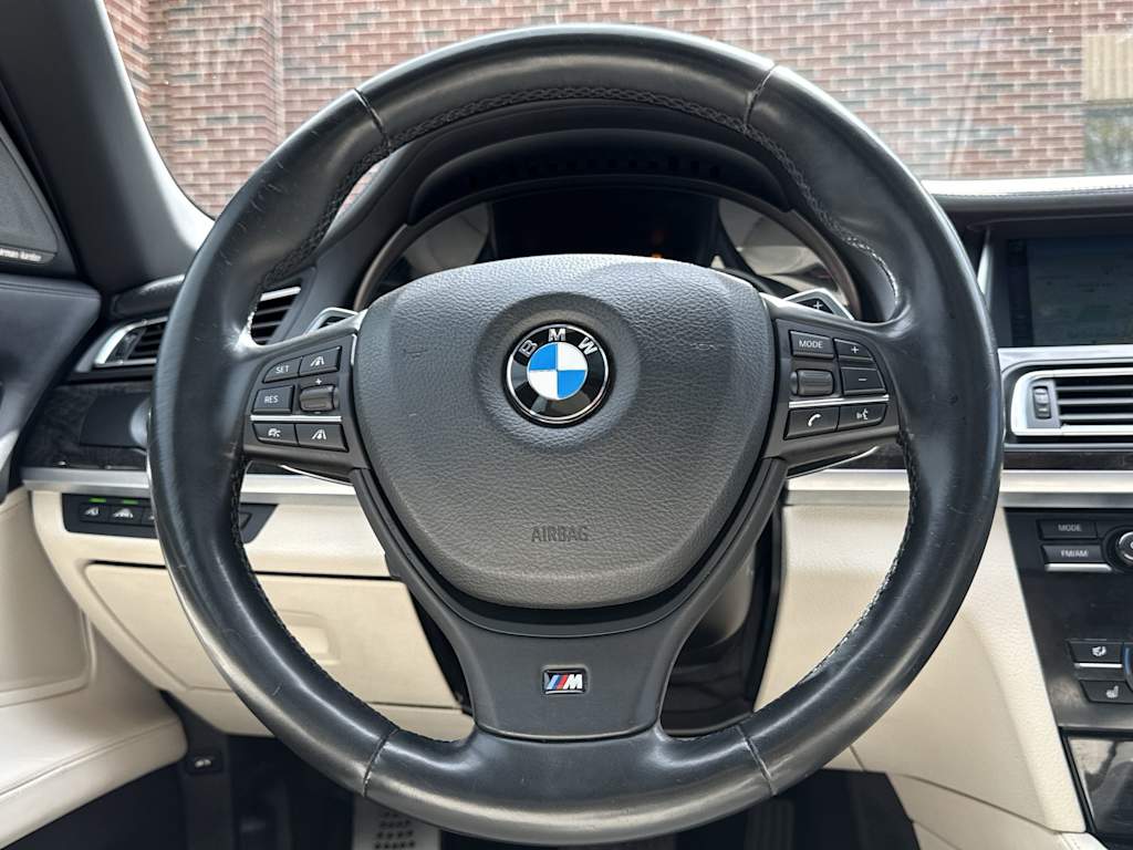 Thumbnail: 2015 BMW 7 Series - 7
