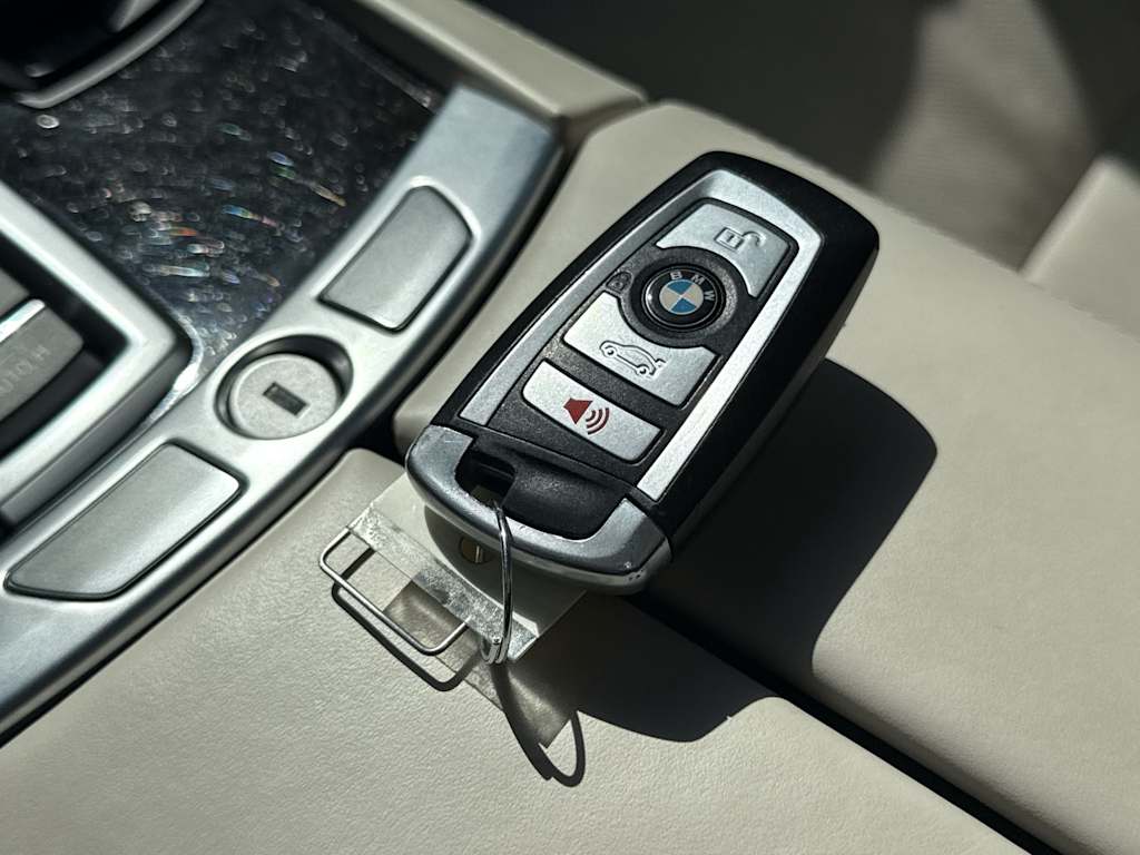 Thumbnail: 2015 BMW 7 Series - 15