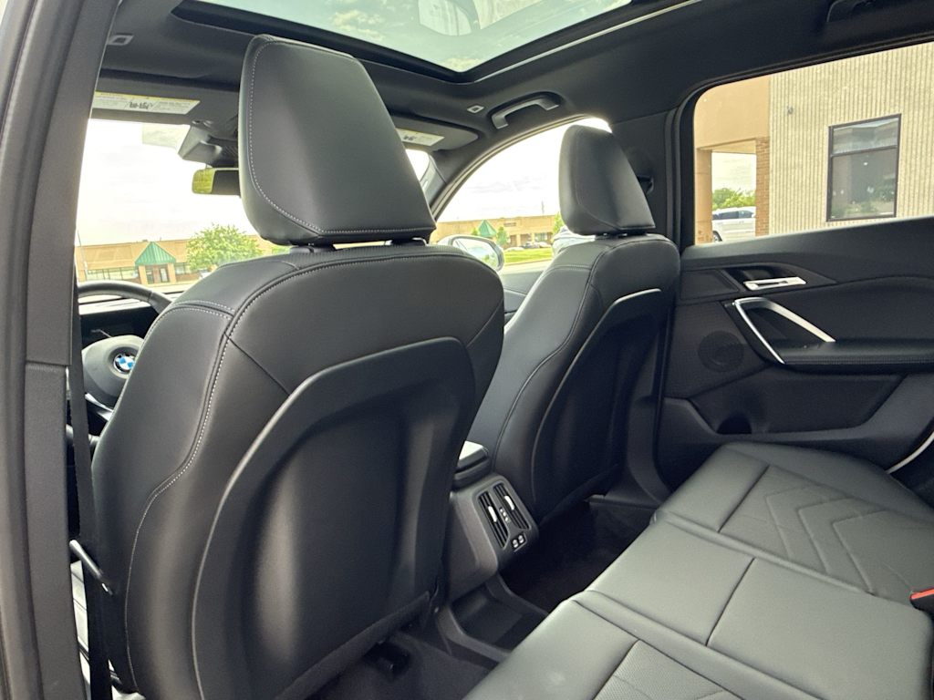 2025 BMW X1 28i - Photo 12