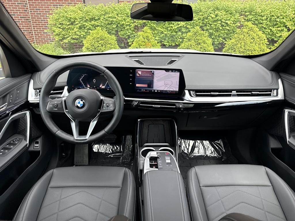 2025 BMW X1 28i - Photo 2
