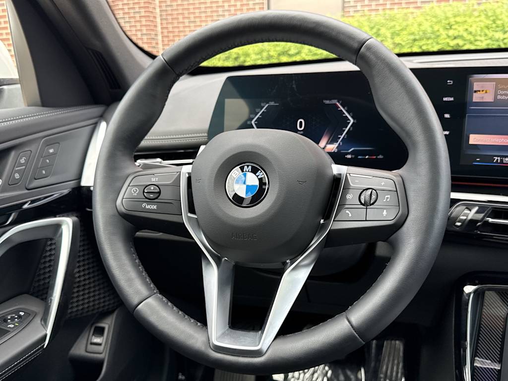 2025 BMW X1 28i - Photo 9