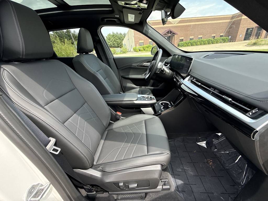 2025 BMW X1 28i - Photo 32