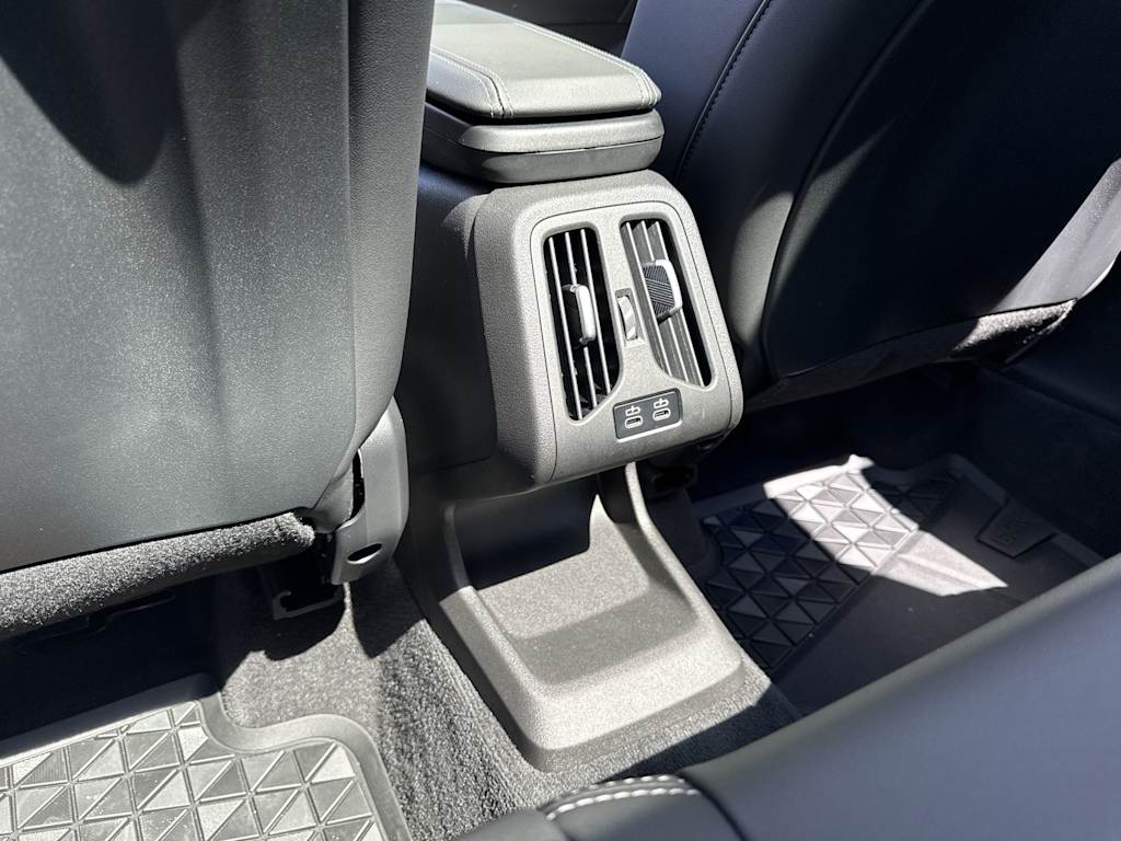2025 BMW X1 28i - Photo 40
