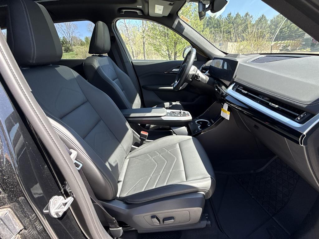 2025 BMW X1 28i - Photo 30