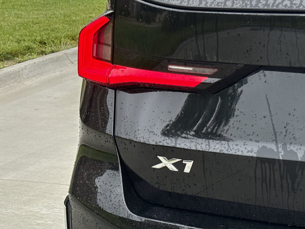 2025 BMW X1 28i - Photo 24