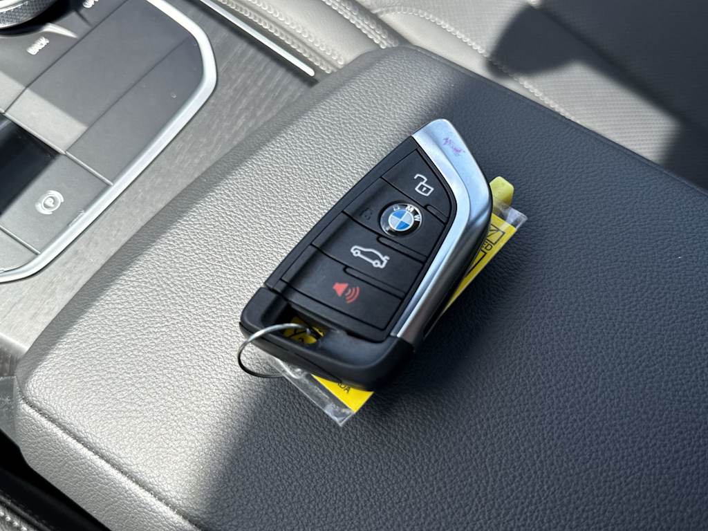 Thumbnail: 2023 BMW i4 - 18