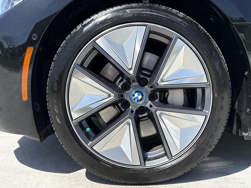 Thumbnail: 2023 BMW i4 - 7