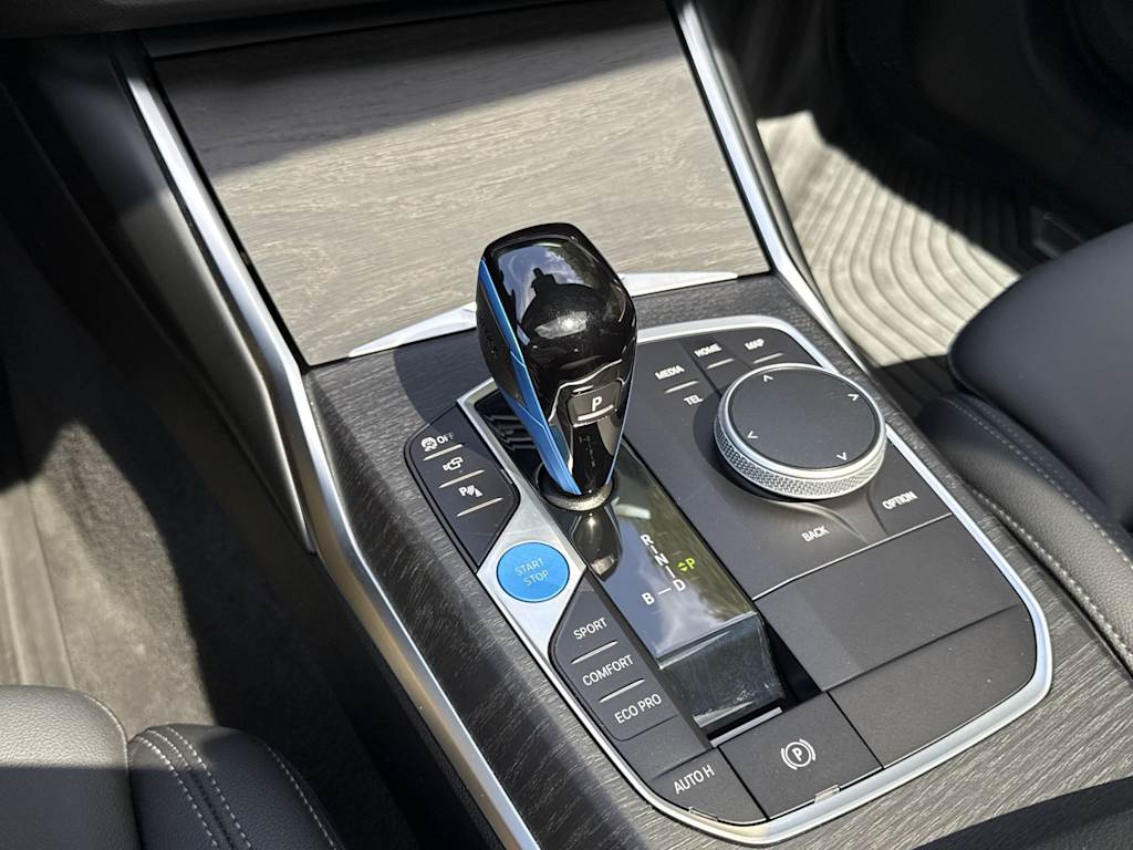 Thumbnail: 2023 BMW i4 - 34