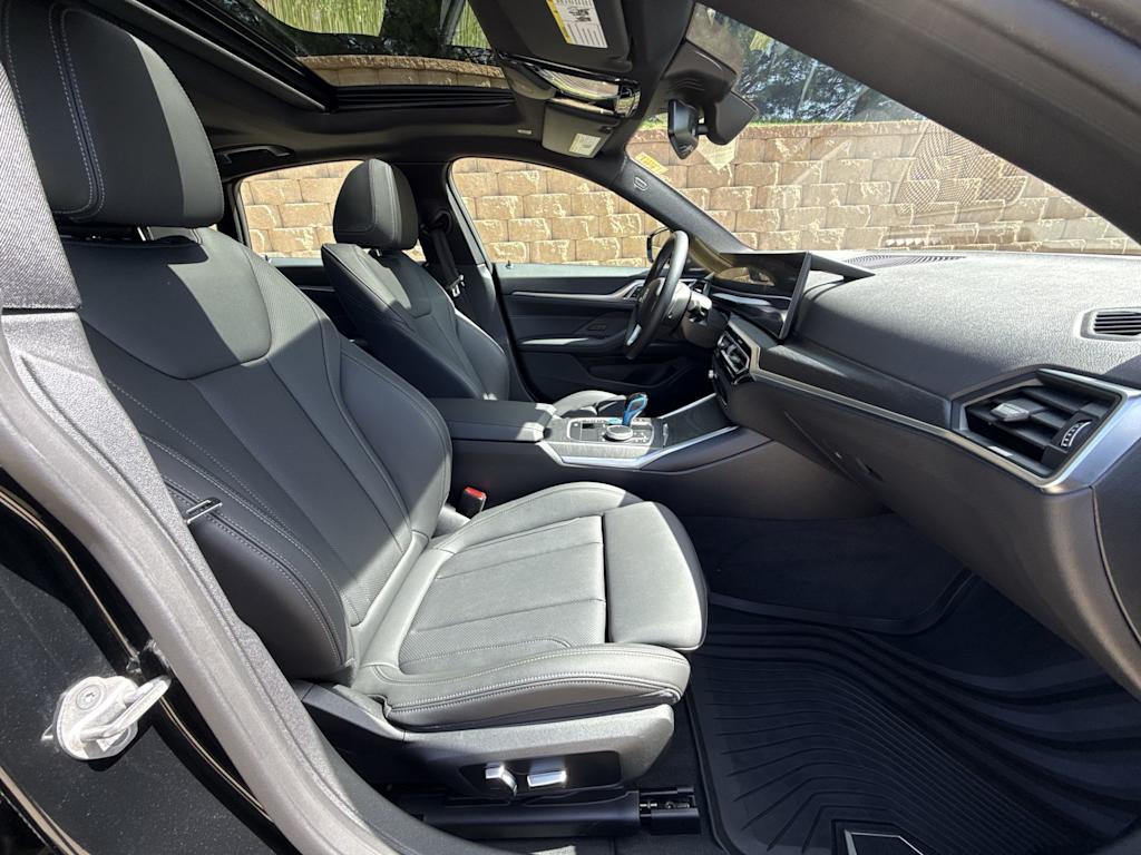 Thumbnail: 2023 BMW i4 - 30