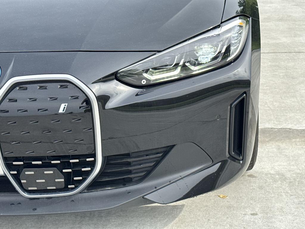 Thumbnail: 2023 BMW i4 - 6