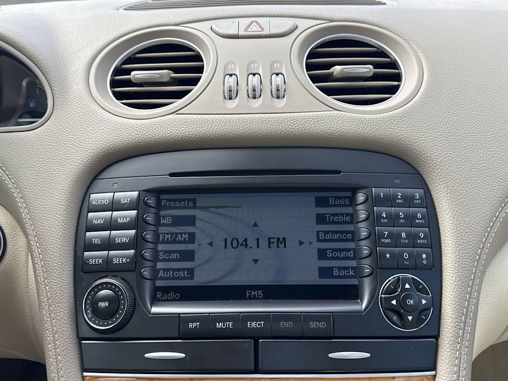 Thumbnail: 2005 Mercedes-Benz SL-Class - 27