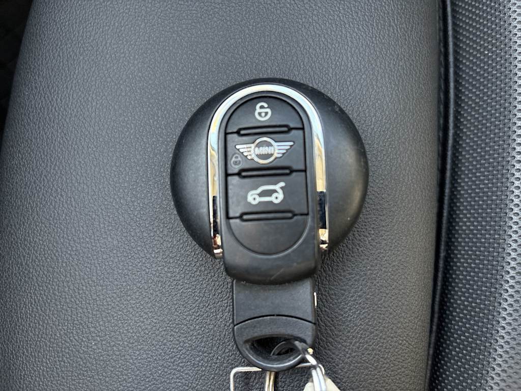Thumbnail: 2023 MINI Cooper - 19