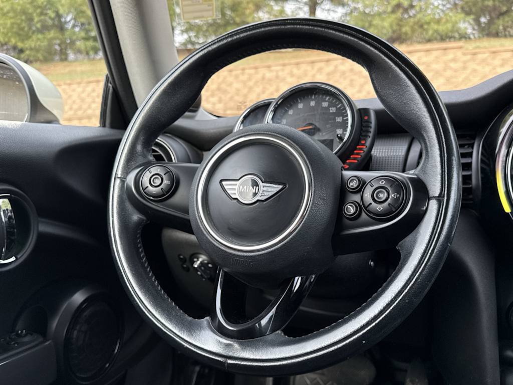 Thumbnail: 2015 MINI Cooper - 14