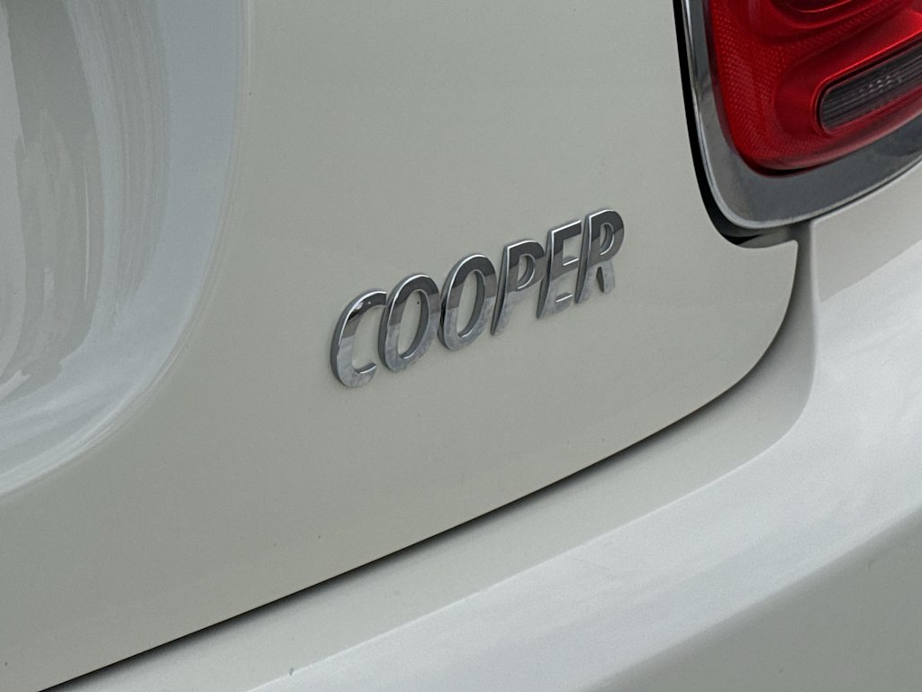 Thumbnail: 2015 MINI Cooper - 25