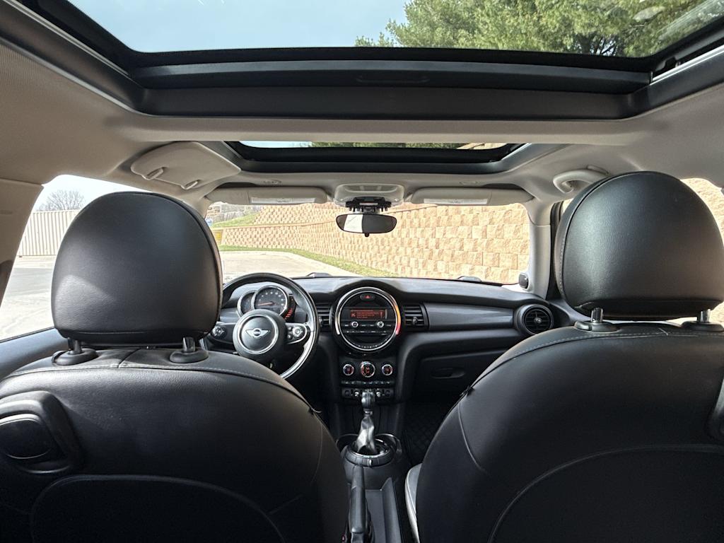 Thumbnail: 2015 MINI Cooper - 10