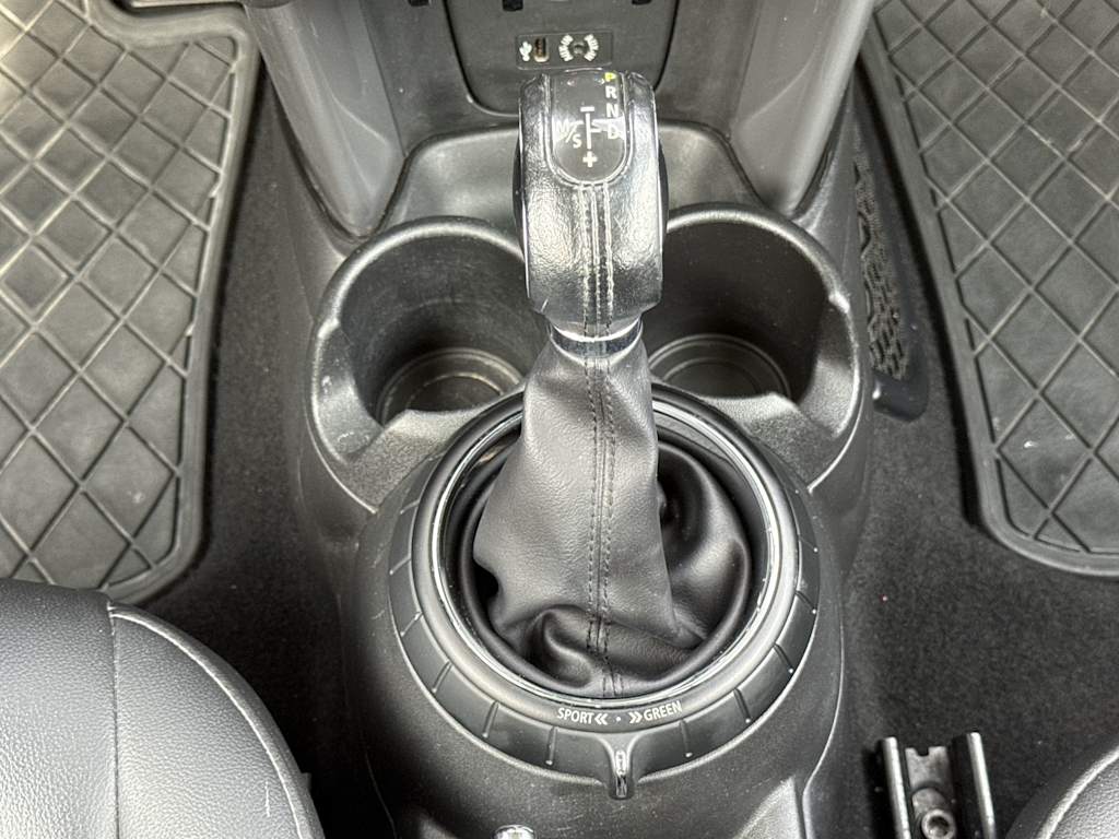 Thumbnail: 2015 MINI Cooper - 36