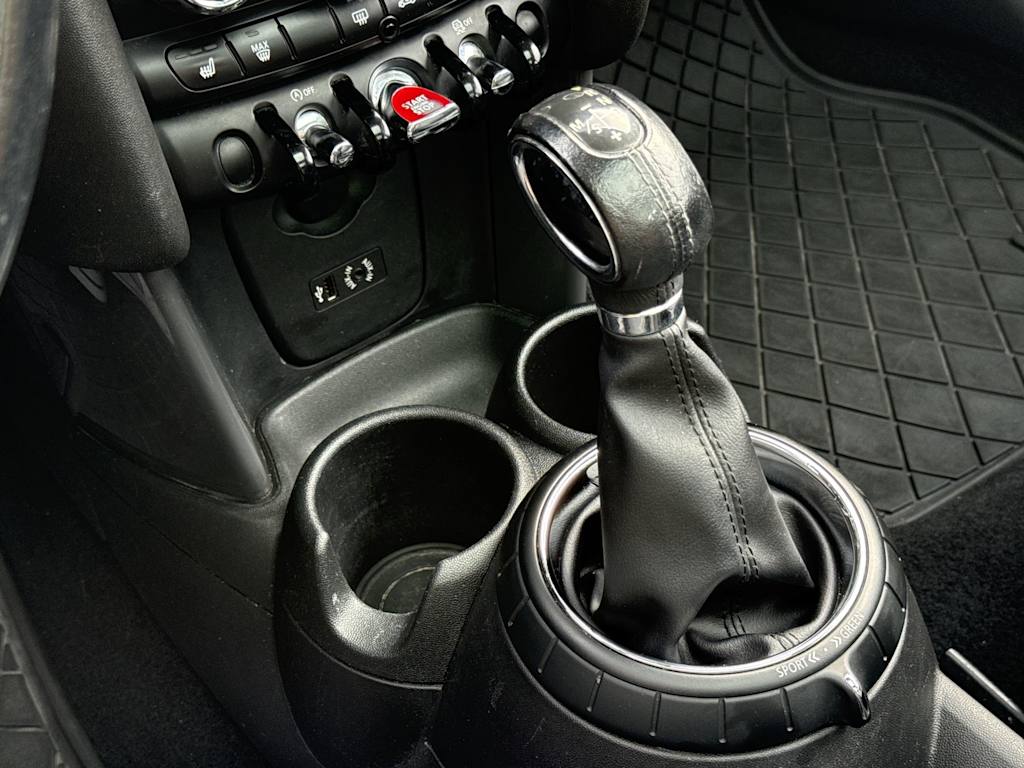 Thumbnail: 2015 MINI Cooper - 16